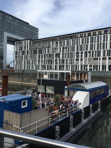 MS Bagatelle aus der Ferne